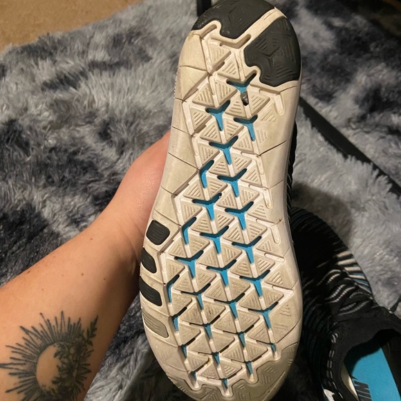 Nikes - Picture 3 of 3